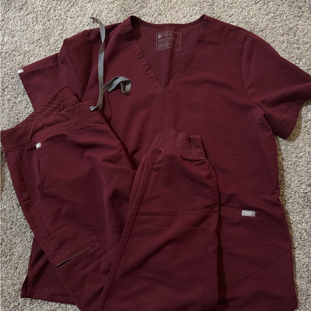 Figs Scrub Set in Deep Wine